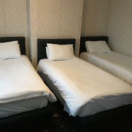 Airport Guest House สลาว ภายนอก รูปภาพ