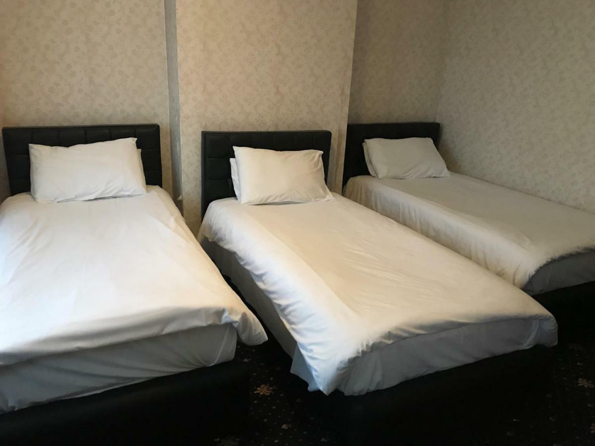 Airport Guest House สลาว ภายนอก รูปภาพ