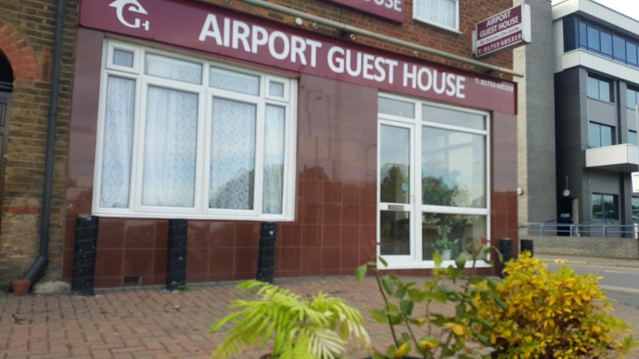 Airport Guest House สลาว ภายนอก รูปภาพ